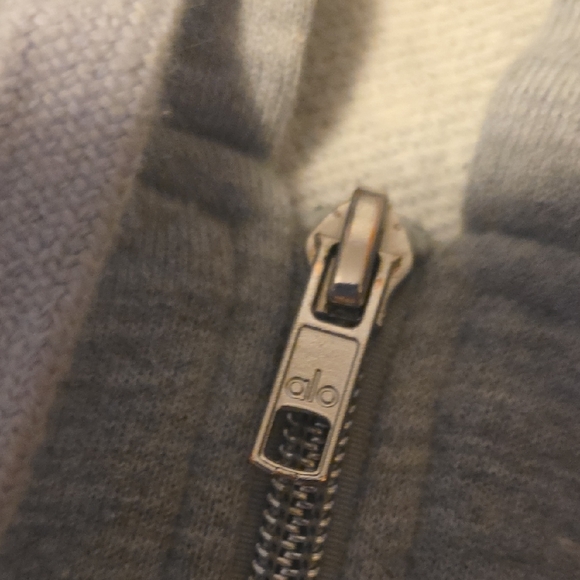 ALO Yoga Heather Gray Hoodie - Picture 4 of 6